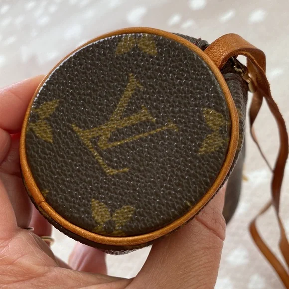 Louis Vuitton mini Papillon Pochette - Picture 5 of 13